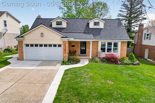 24168 Saint Mary Court, Farmington, MI 48336