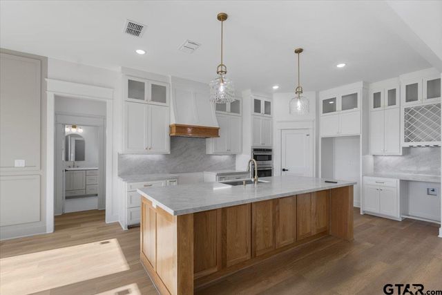 17265 Woodcrest Circle, Lindale, TX 75771