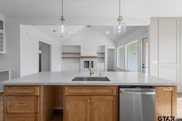 17265 Woodcrest Circle, Lindale, TX 75771