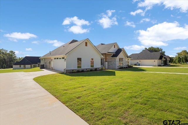 17265 Woodcrest Circle, Lindale, TX 75771