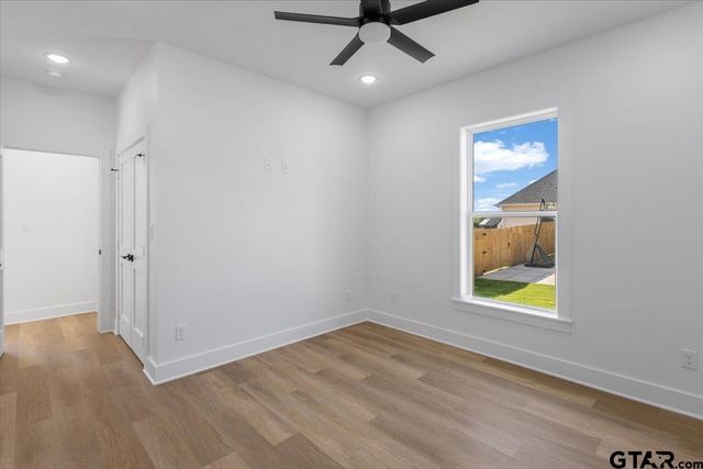 17265 Woodcrest Circle, Lindale, TX 75771