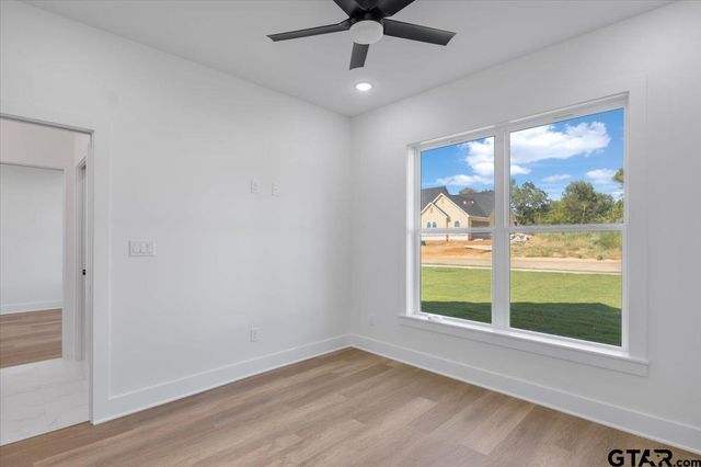 17265 Woodcrest Circle, Lindale, TX 75771