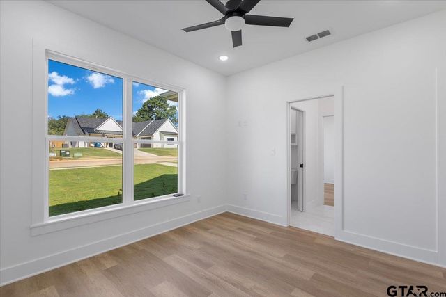 17265 Woodcrest Circle, Lindale, TX 75771