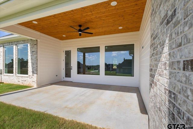 17265 Woodcrest Circle, Lindale, TX 75771