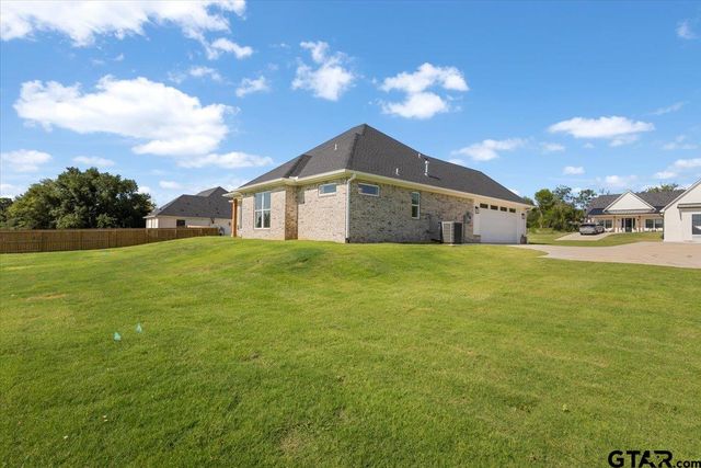 17265 Woodcrest Circle, Lindale, TX 75771