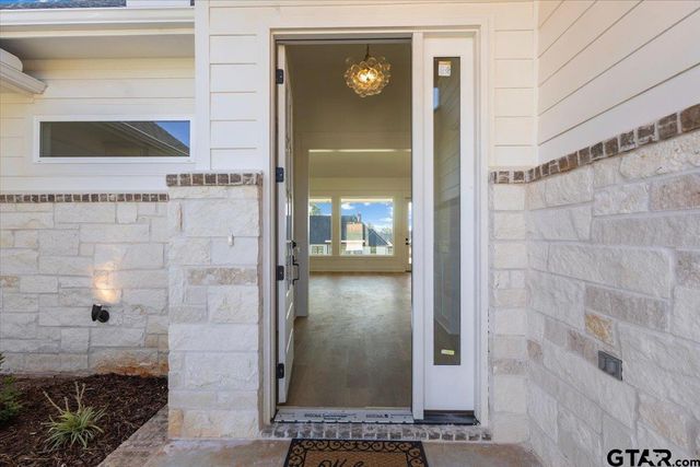 17265 Woodcrest Circle, Lindale, TX 75771
