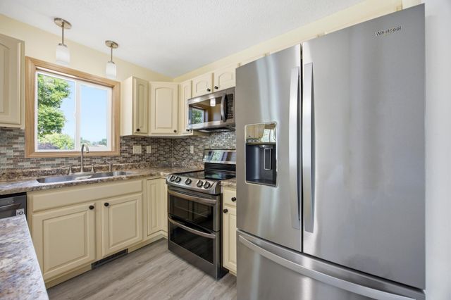 2622 29th Avenue S, Moorhead, MN 56560