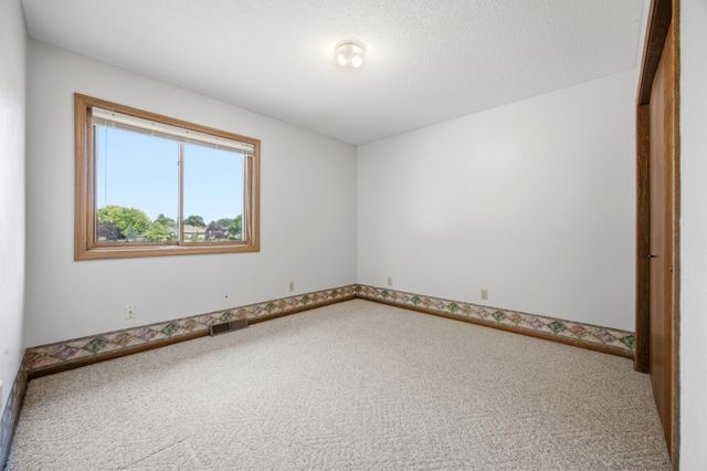 2622 29th Avenue S, Moorhead, MN 56560