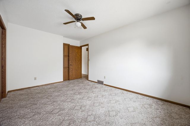 2622 29th Avenue S, Moorhead, MN 56560