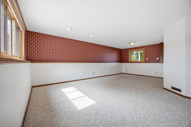 2622 29th Avenue S, Moorhead, MN 56560