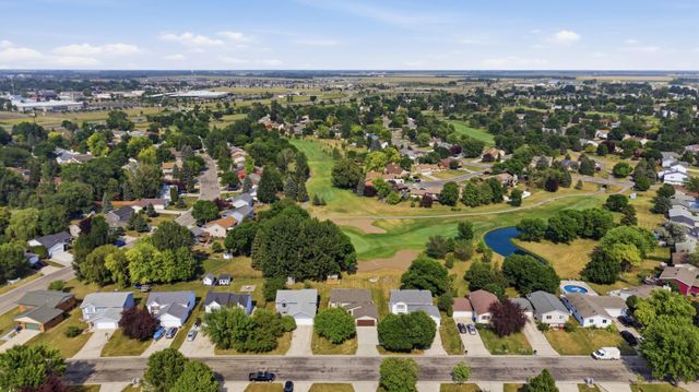 2622 29th Avenue S, Moorhead, MN 56560