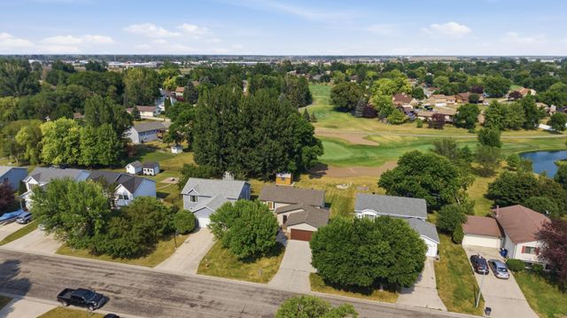 2622 29th Avenue S, Moorhead, MN 56560