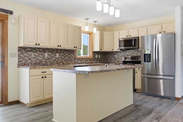 2622 29th Avenue S, Moorhead, MN 56560