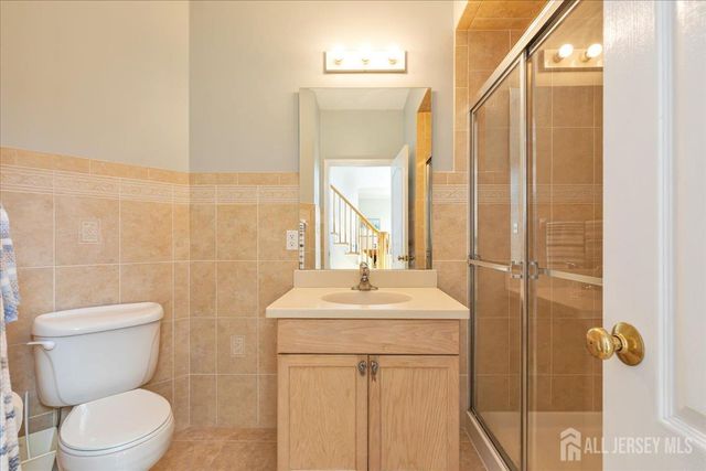 2 Nicole Drive, Franklin, NJ 08873