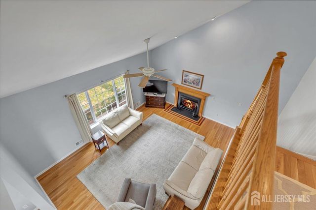 2 Nicole Drive, Franklin, NJ 08873