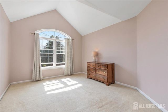 2 Nicole Drive, Franklin, NJ 08873