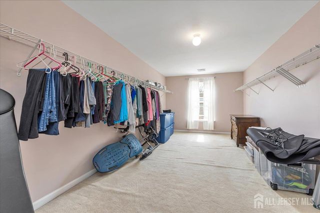 2 Nicole Drive, Franklin, NJ 08873