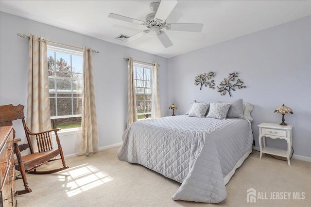 2 Nicole Drive, Franklin, NJ 08873