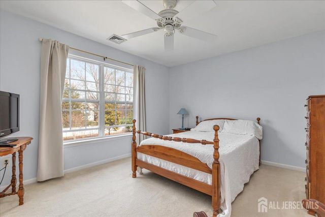 2 Nicole Drive, Franklin, NJ 08873