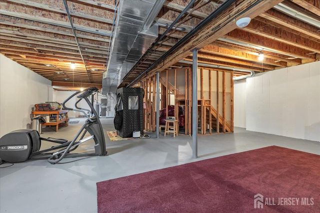 2 Nicole Drive, Franklin, NJ 08873