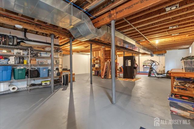 2 Nicole Drive, Franklin, NJ 08873