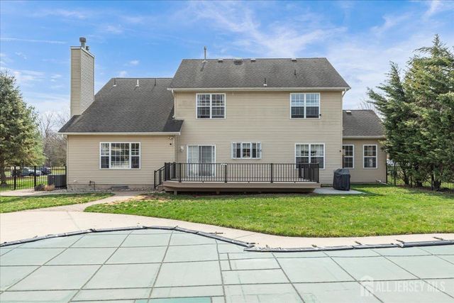 2 Nicole Drive, Franklin, NJ 08873