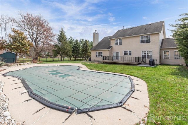 2 Nicole Drive, Franklin, NJ 08873