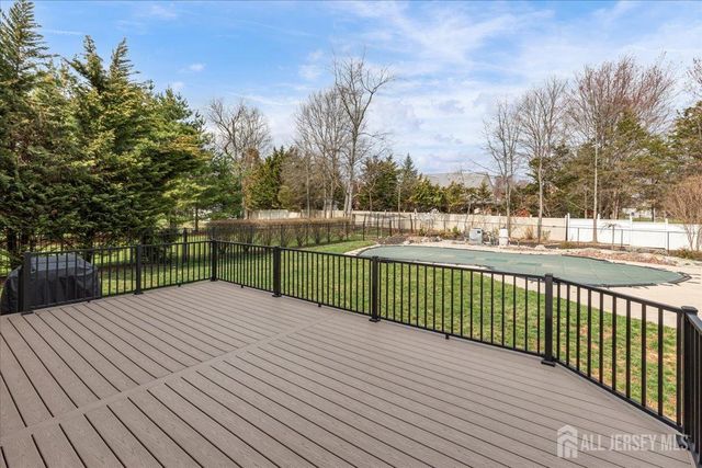 2 Nicole Drive, Franklin, NJ 08873