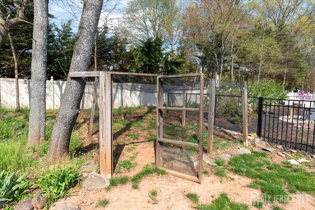 2 Nicole Drive, Franklin, NJ 08873