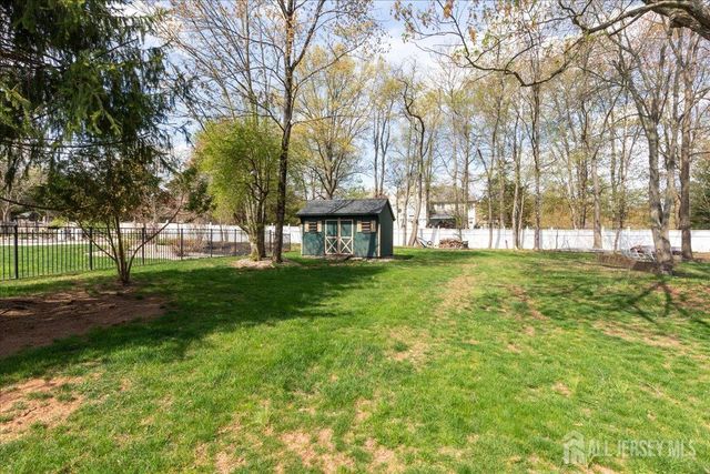 2 Nicole Drive, Franklin, NJ 08873