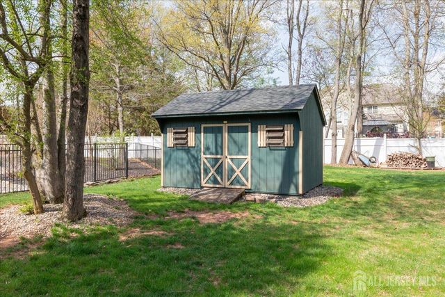 2 Nicole Drive, Franklin, NJ 08873