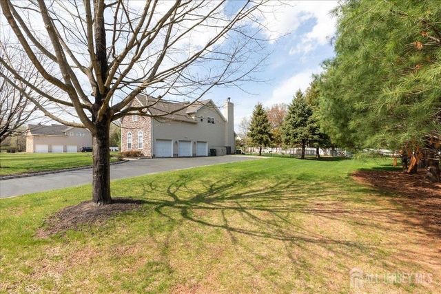 2 Nicole Drive, Franklin, NJ 08873