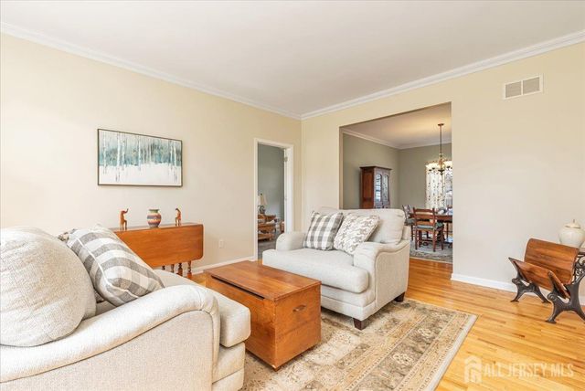 2 Nicole Drive, Franklin, NJ 08873