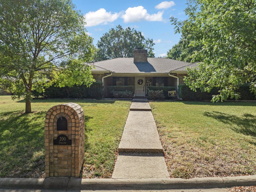 200 Garland Drive, Hillsboro, TX 76645
