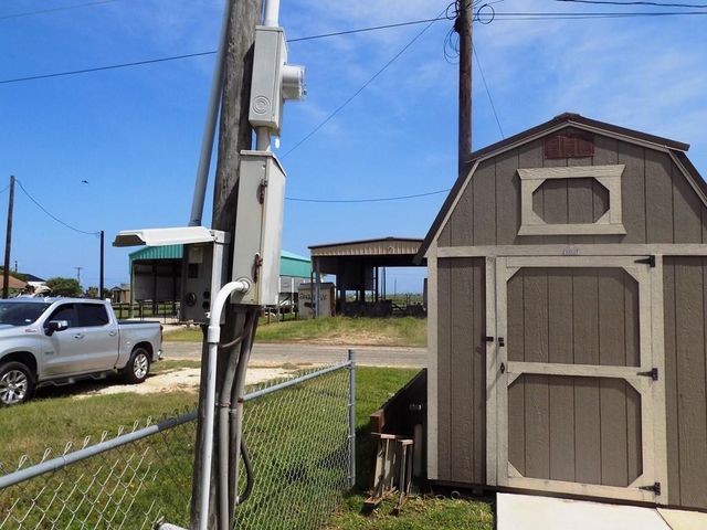 638 County Road 209, Sargent, TX 77414