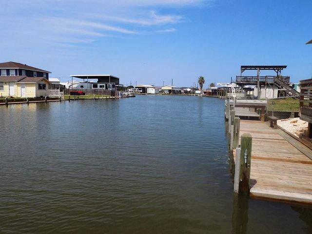 638 County Road 209, Sargent, TX 77414