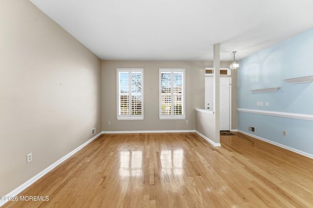 9 Robin Lane, Barnegat, NJ 08005