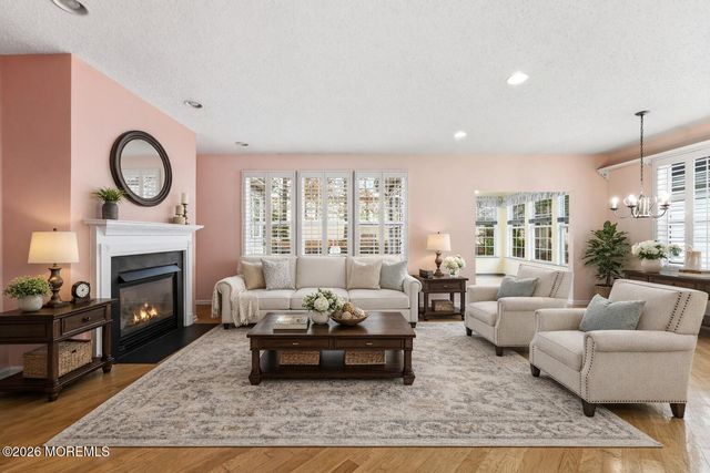 9 Robin Lane, Barnegat, NJ 08005