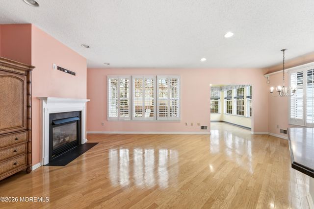 9 Robin Lane, Barnegat, NJ 08005