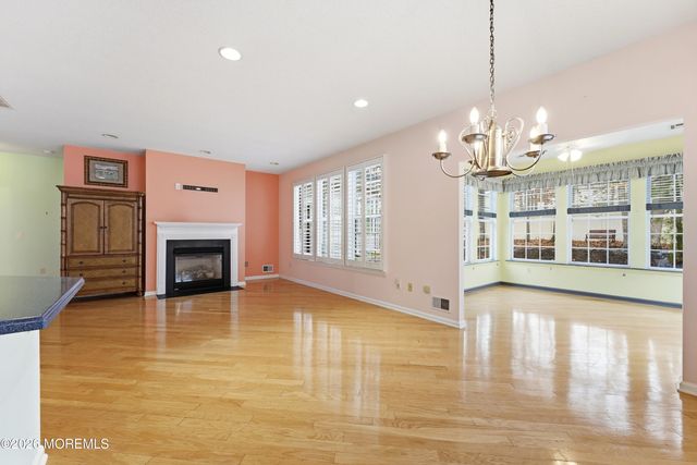 9 Robin Lane, Barnegat, NJ 08005