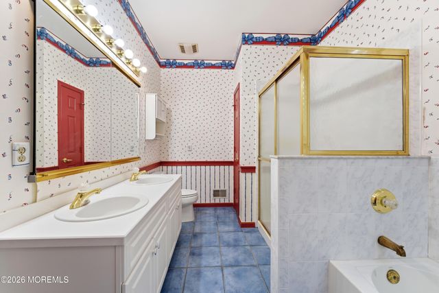 9 Robin Lane, Barnegat, NJ 08005