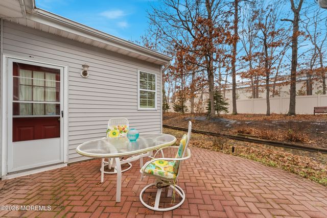 9 Robin Lane, Barnegat, NJ 08005