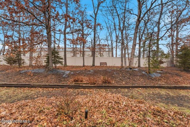 9 Robin Lane, Barnegat, NJ 08005