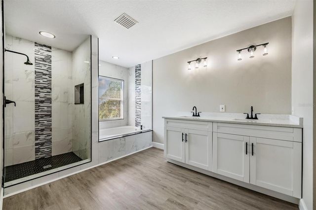 11511 MISTY ISLE LANE, Riverview, FL 33579