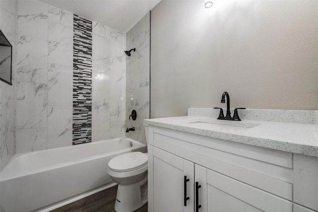 11511 MISTY ISLE LANE, Riverview, FL 33579