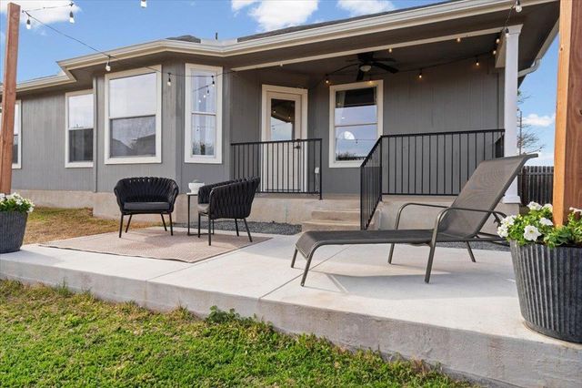 135 Langely, Kyle, TX 78640