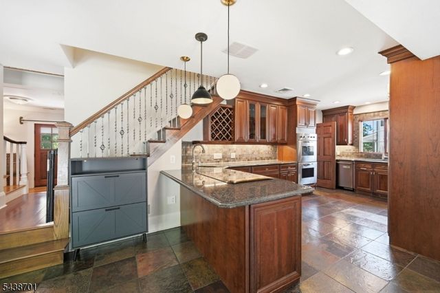 193 Long Pond Rd, West Milford Twp., NJ 07421