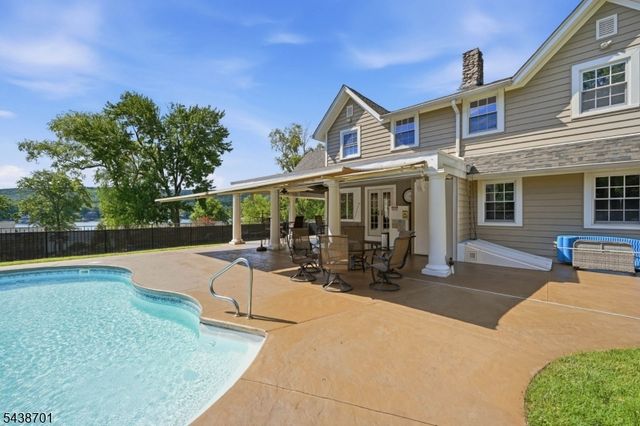 193 Long Pond Rd, West Milford Twp., NJ 07421