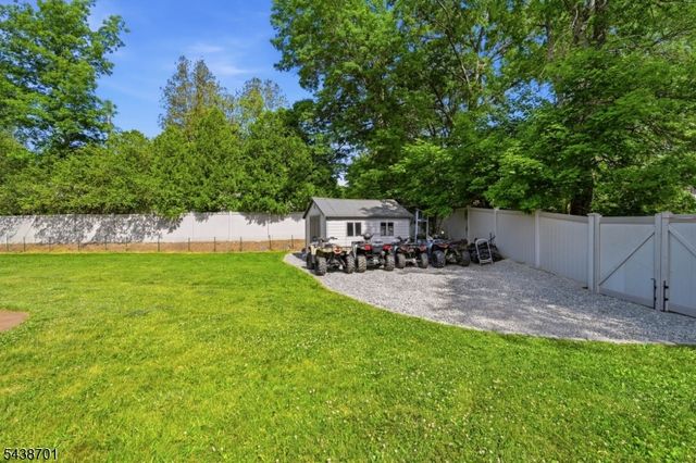 193 Long Pond Rd, West Milford Twp., NJ 07421