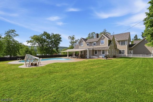 193 Long Pond Rd, West Milford Twp., NJ 07421
